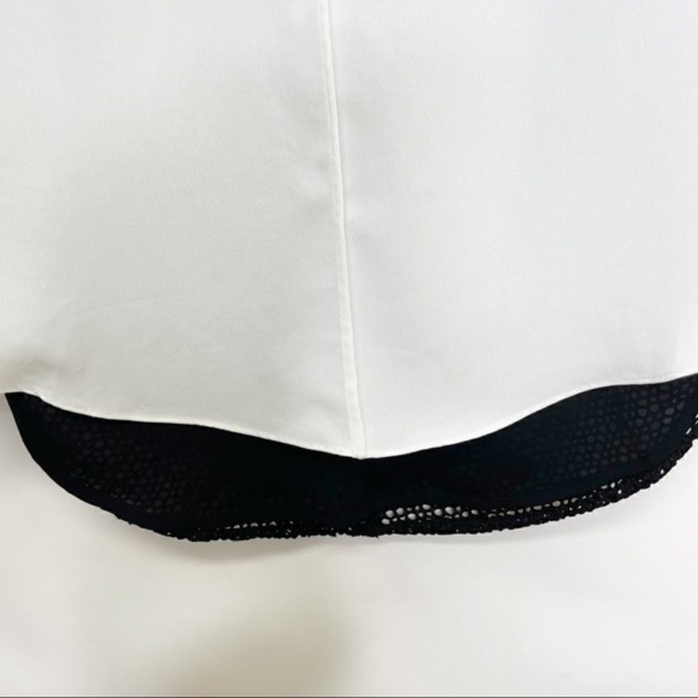 Cabi Black White Split Back Domino Sleeveless Top - Picture 5 of 8